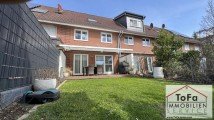 Hauptbild ToFa: TOP gepflegtes, sehr gut ausgestattetes RMH mit Keller und ausgebauten DG, Terrasse und Garten